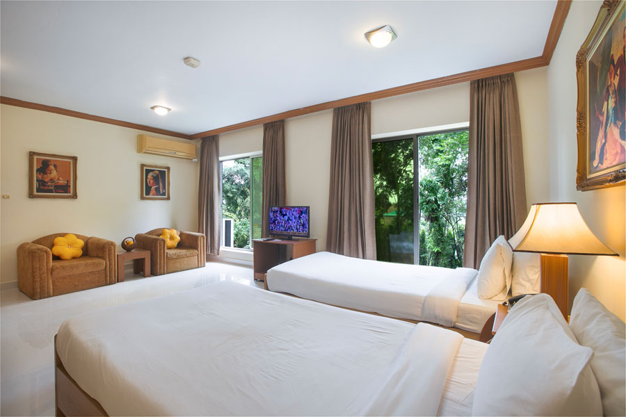 Twin Deluxe Room