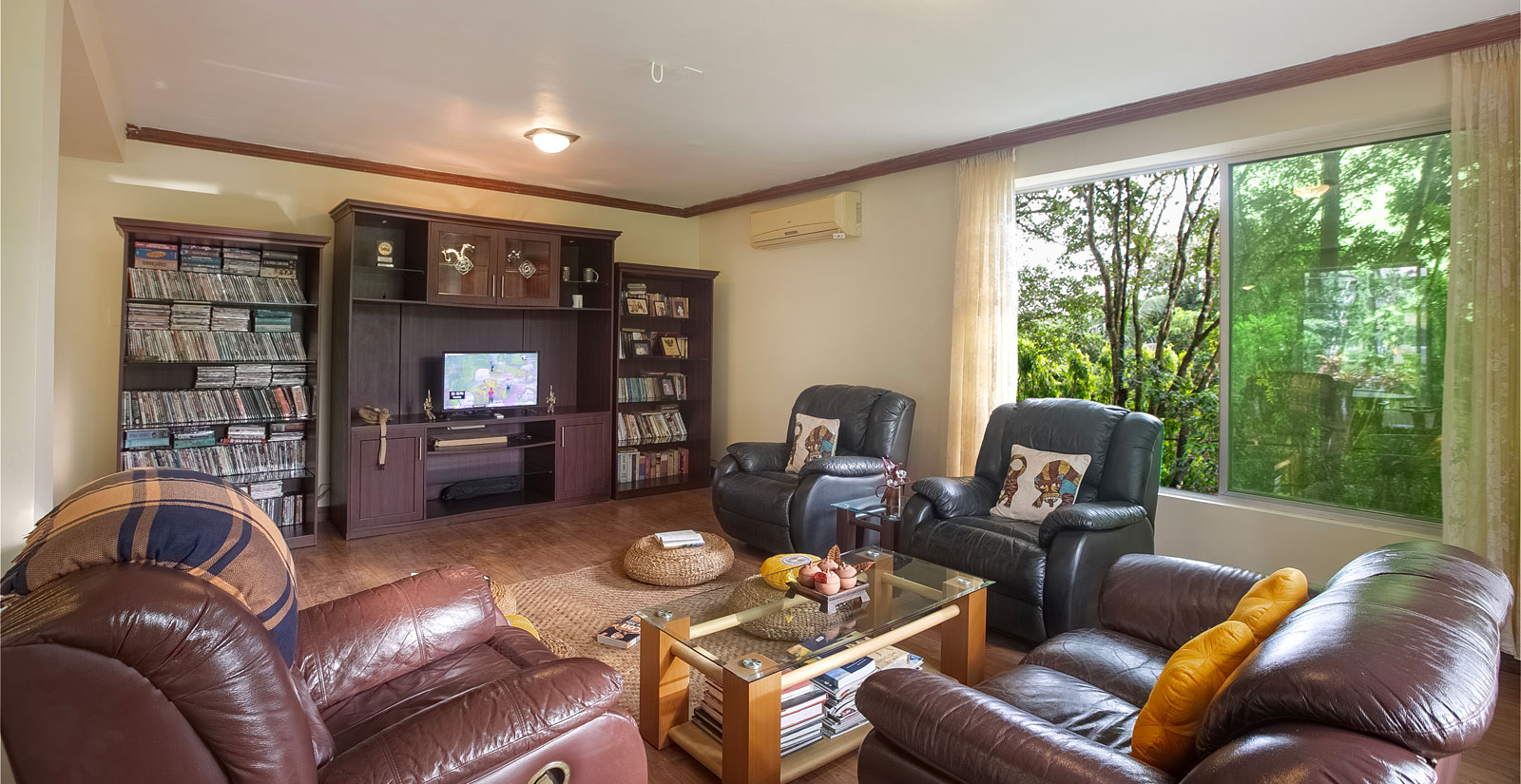 Nazim Villa TV Lounge