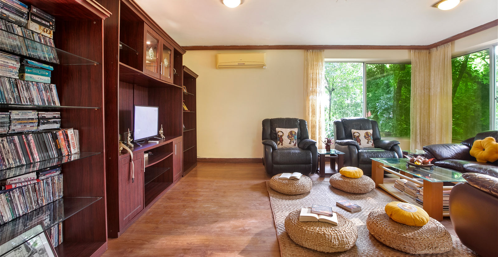 Nazim Villa TV Lounge